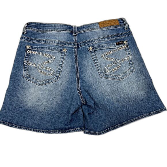 Seven7 Women's Shorts with Embroidered Pockets Size 12 - Picture 1 of 10